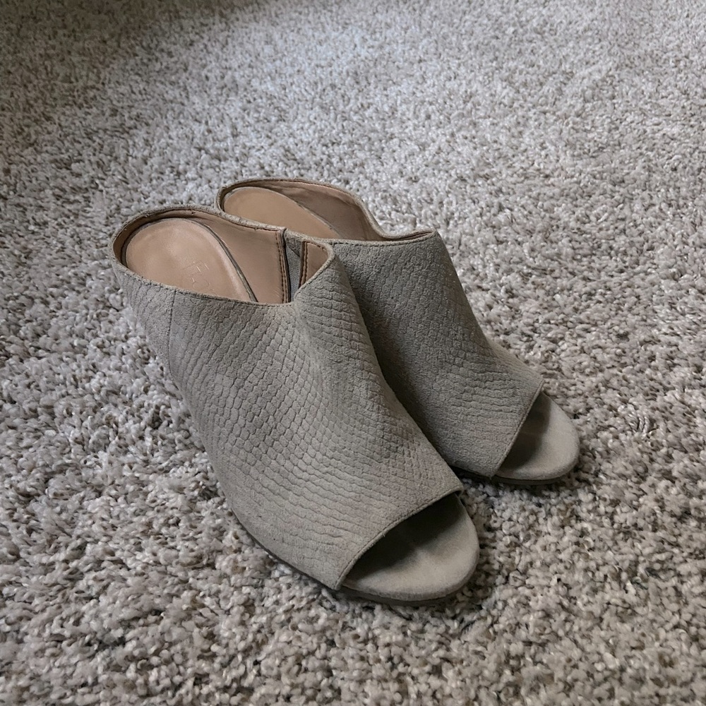 Franco Sarto | Suede Heel (6)